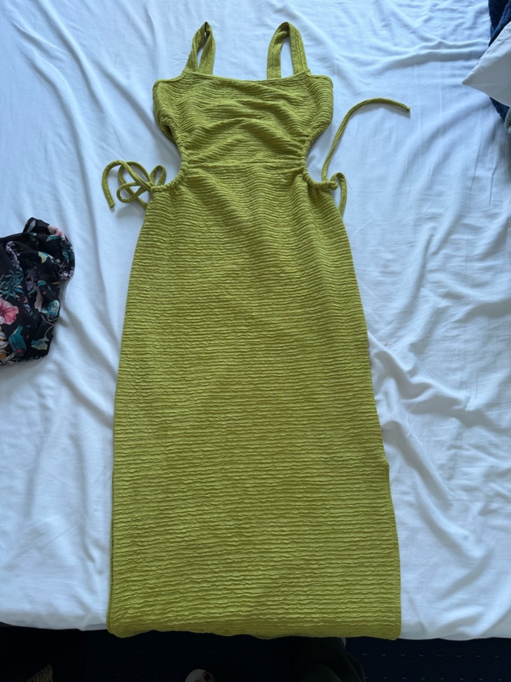 SHEIN Olive Green Ribbed Cutout Midi Dress